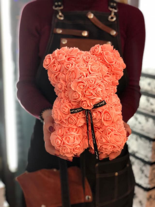 Мишка из роз персиковый 28 см + ПОДАРОК Мишка из роз персиковый 28 см + ПОДАРОК