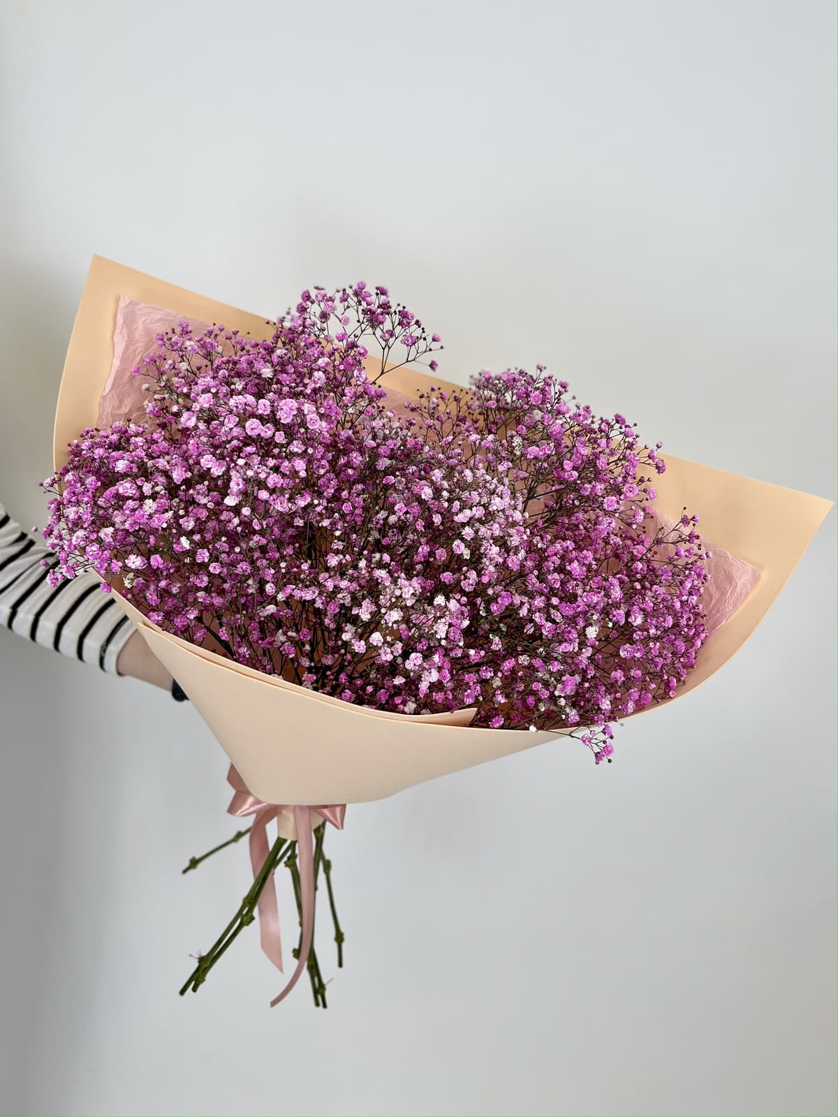 Моно букет из 9 розовых Гипсофил в фоамиране