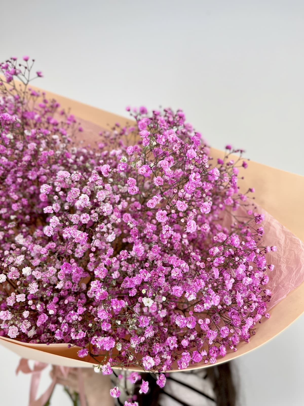 Моно букет из 9 розовых Гипсофил в фоамиране