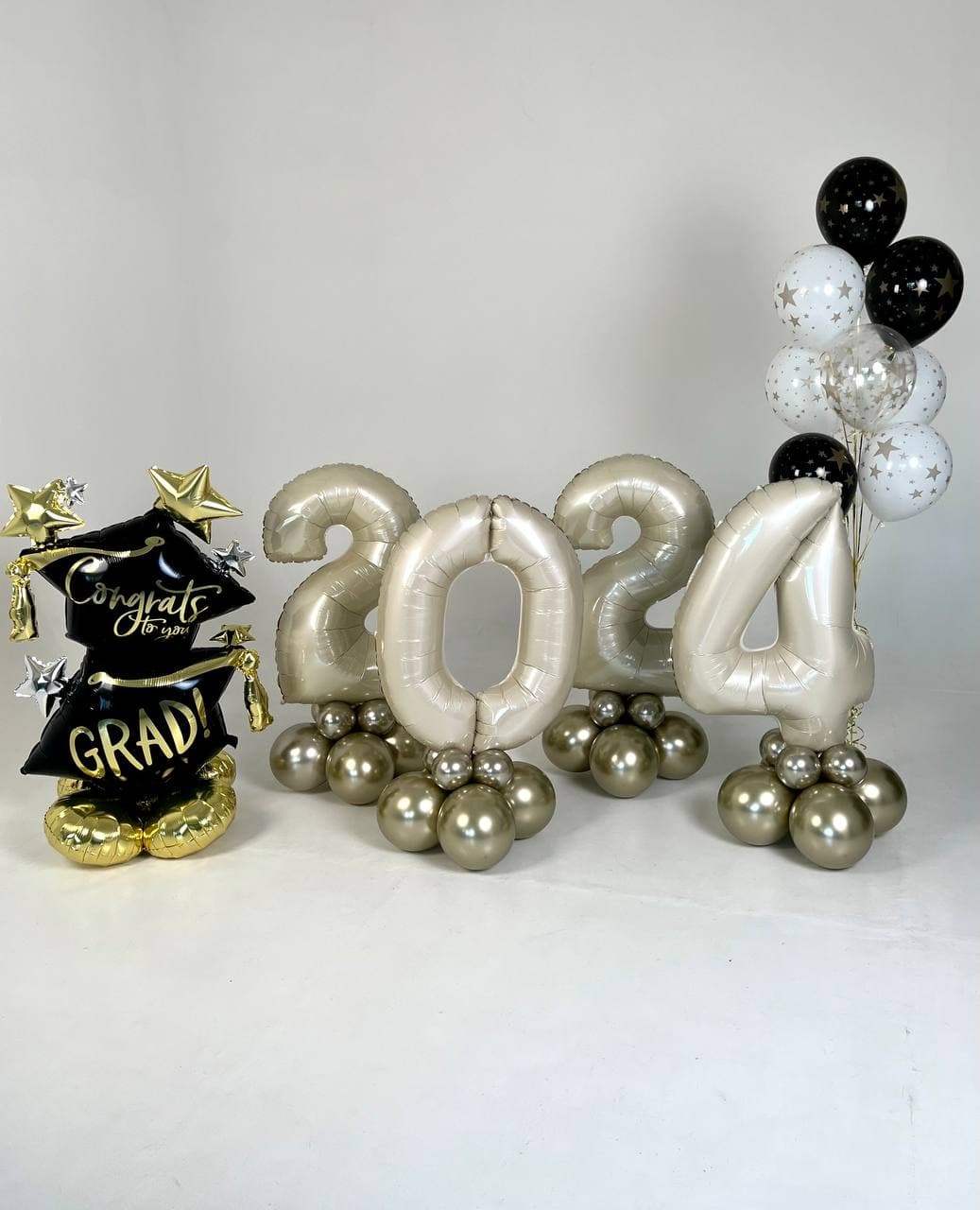 Оформление из шаров «Прощай, школа»