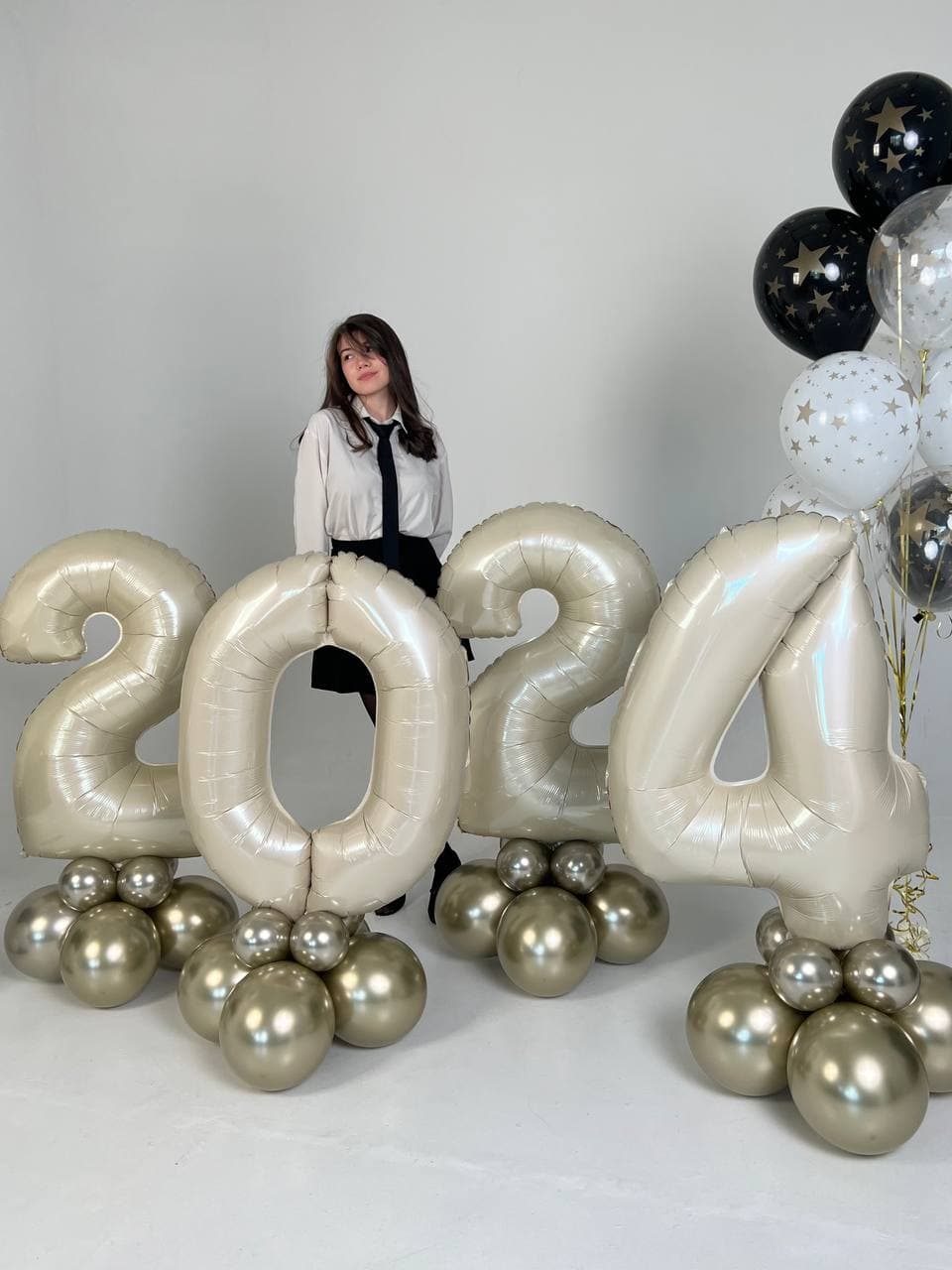 Оформление из шаров «Прощай, школа»