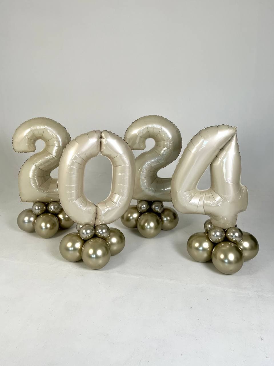 Оформление из шаров «Прощай, школа»