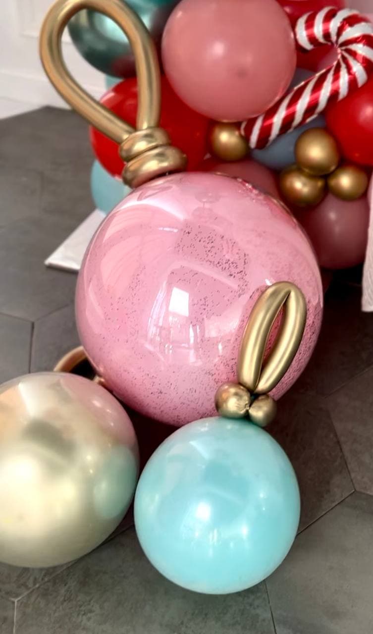 Оформление из шаров с воздухом «Кенди Джингл Белс»