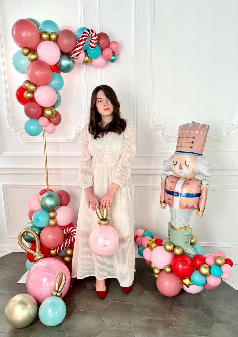 Оформление из шаров с воздухом «Королевский Щелкунчик»