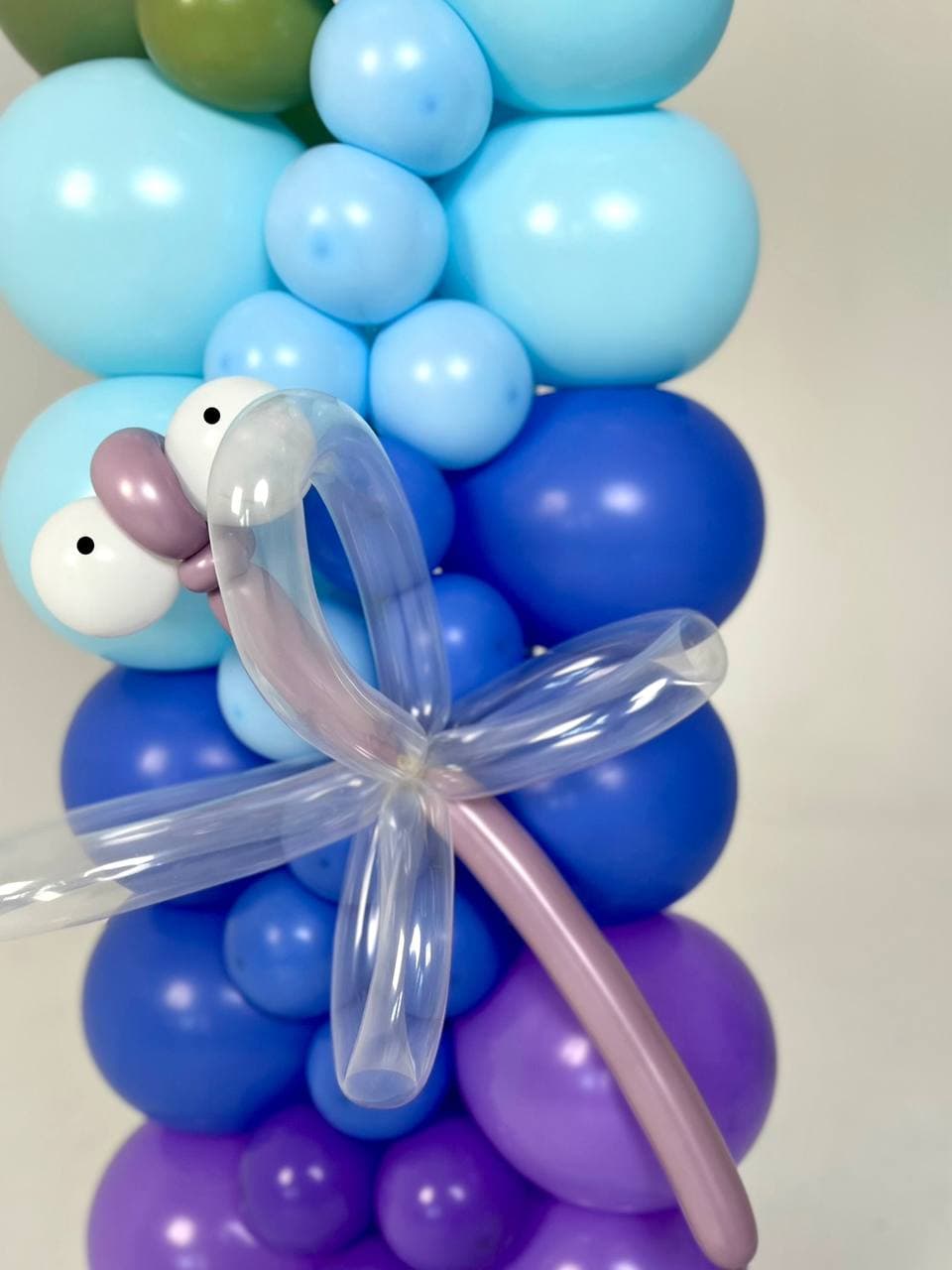 Оформление из шаров «Стрекоза»