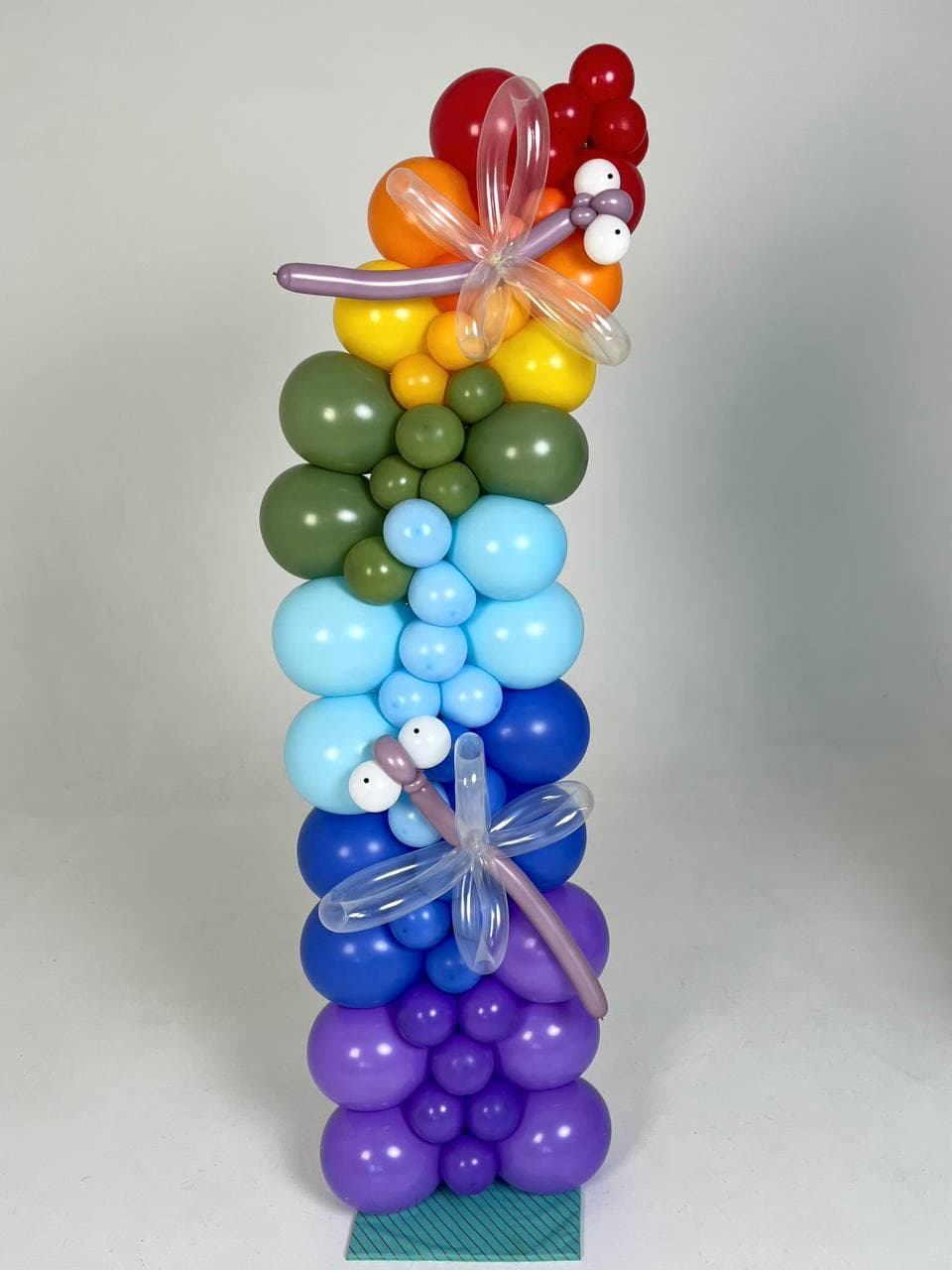 Оформление из шаров «Стрекоза»