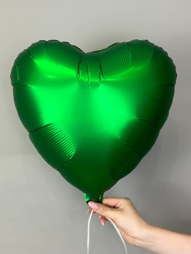Сердца сатин 45 см зеленые emerald/ang Сердца сатин 45 см зеленые emerald/ang