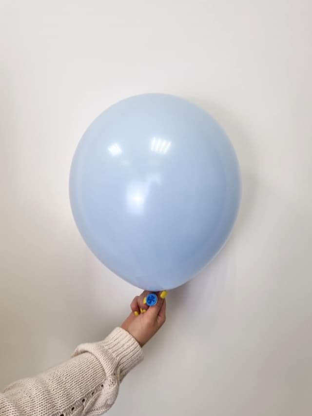 Шар даблстафф (шар в шаре) голубой + белый пастель 30 см Шар даблстафф (шар в шаре) голубой + белый пастель 30 см