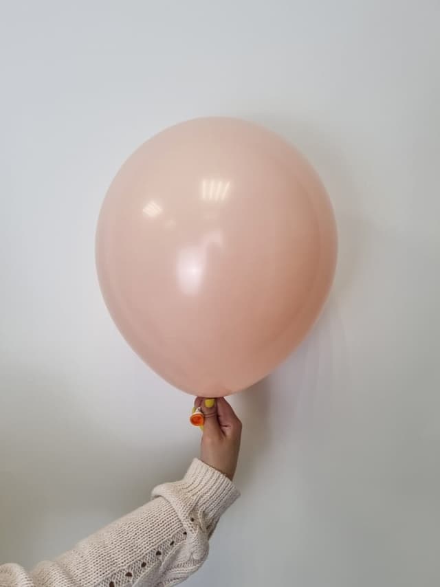 Шар даблстафф (шар в шаре) оранжевый + белый пастель 30 см Шар даблстафф (шар в шаре) оранжевый + белый пастель 30 см