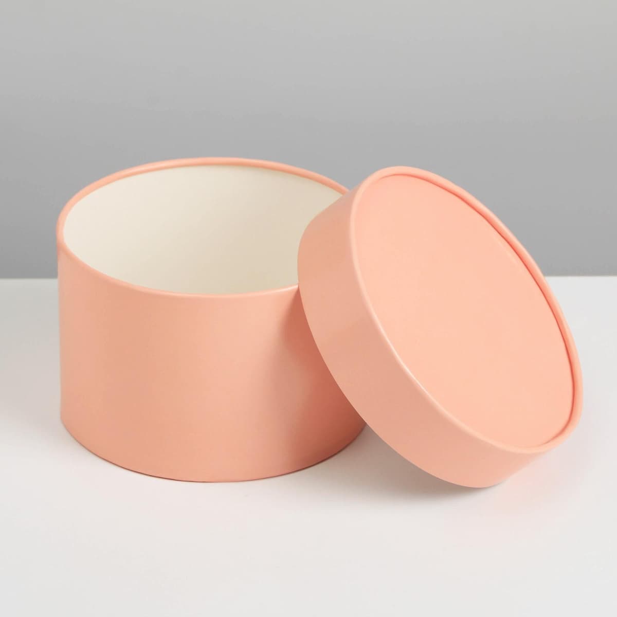 Шляпная коробка пудровая 16 х 10 см