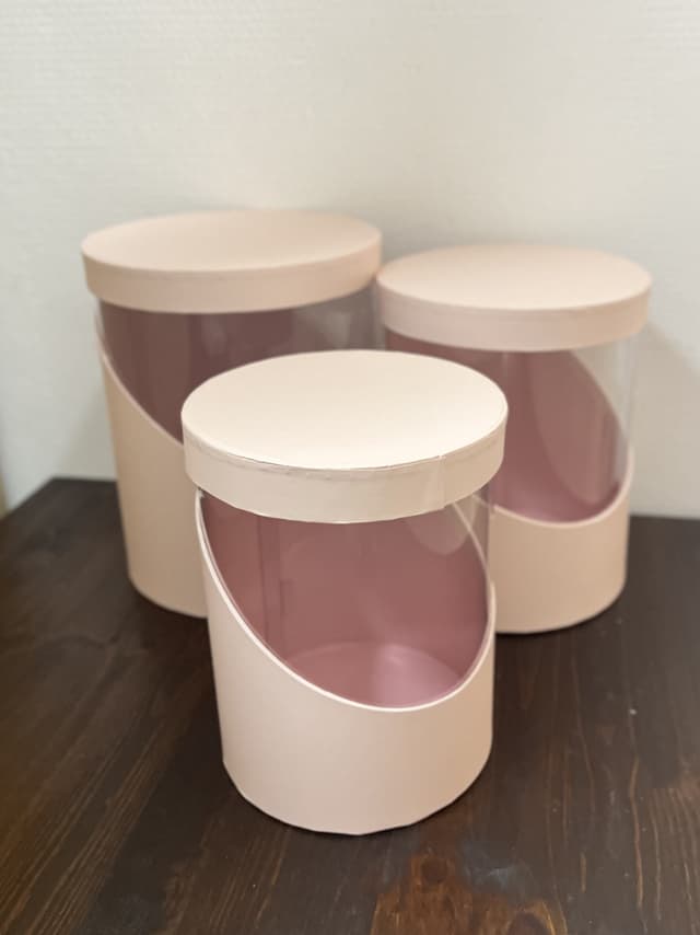 Шляпная коробка розовая с окном, 15 x h21 см Шляпная коробка розовая с окном, 15 x h21 см