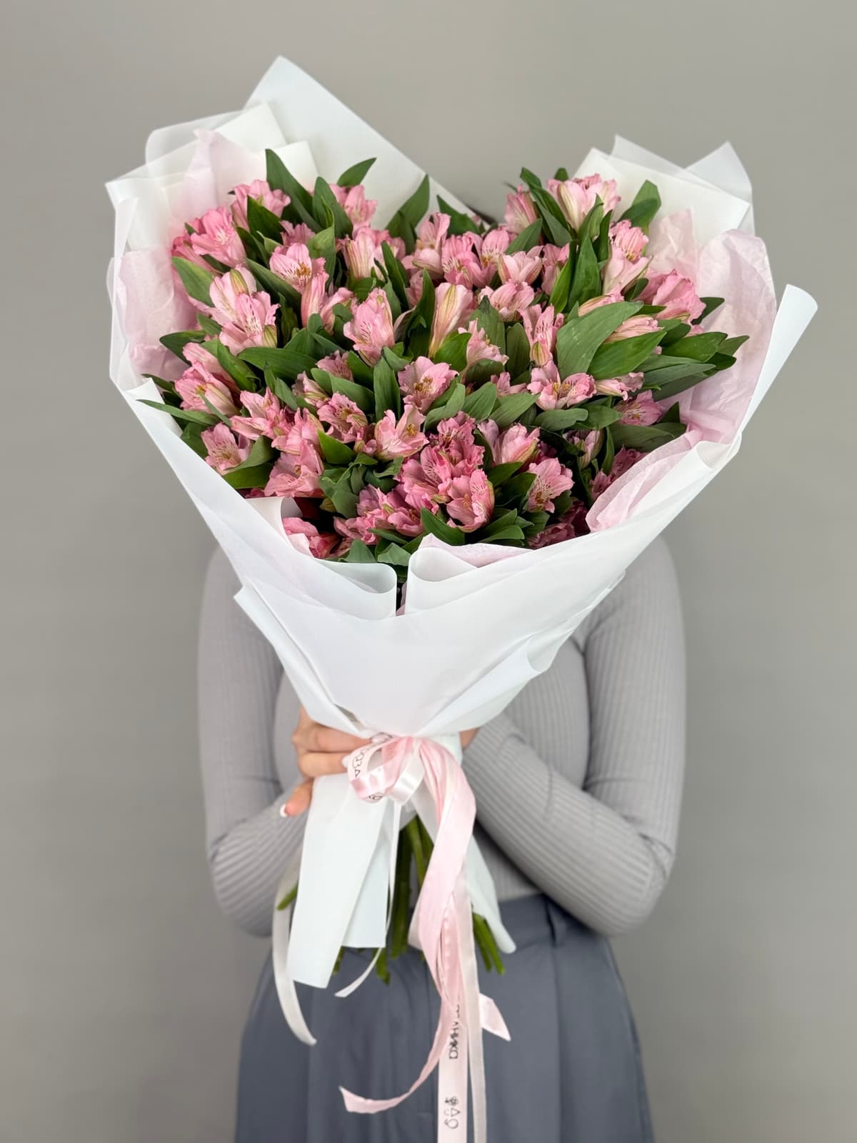 Свежий букет из 25 альстромерий "Primadonna" (2)